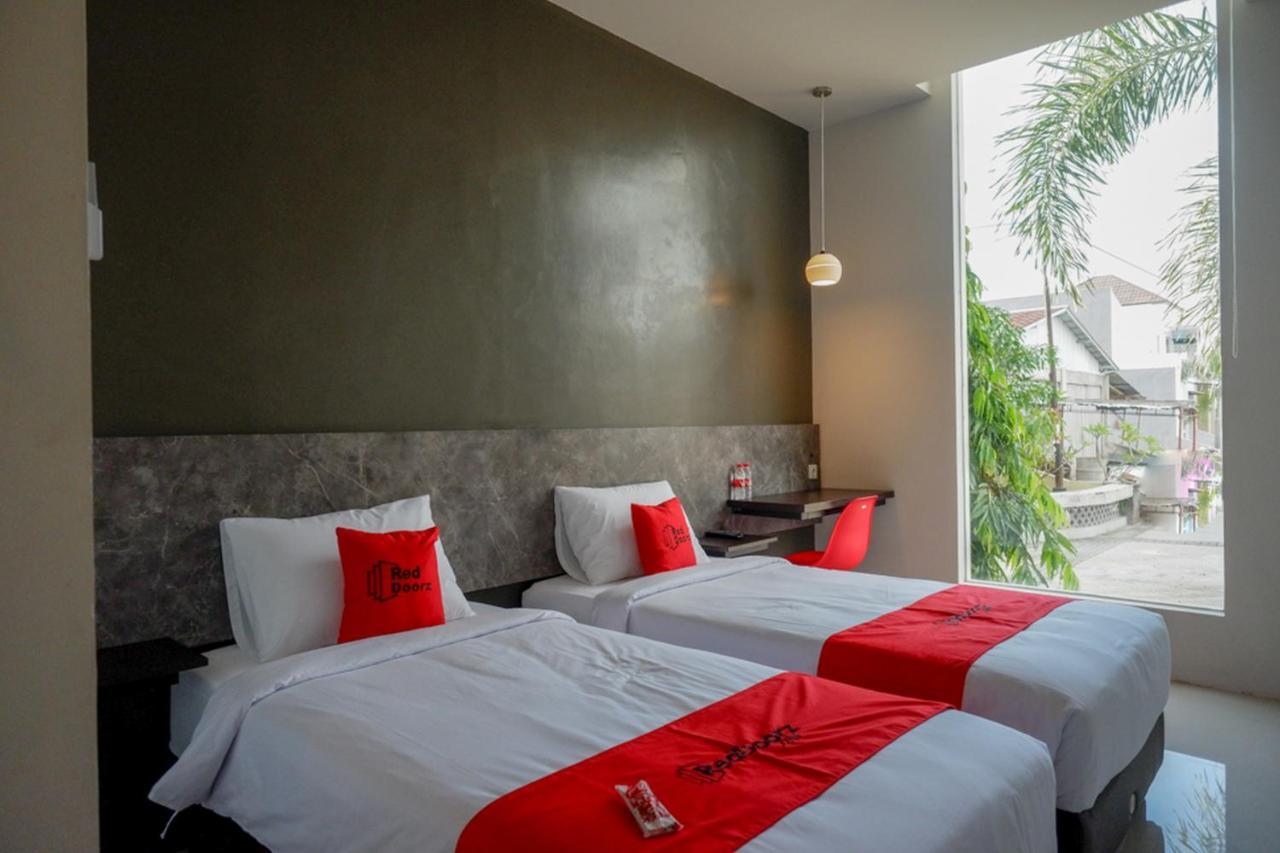 Reddoorz Plus Near Solo Baru Surakarta (Solo) Exterior foto