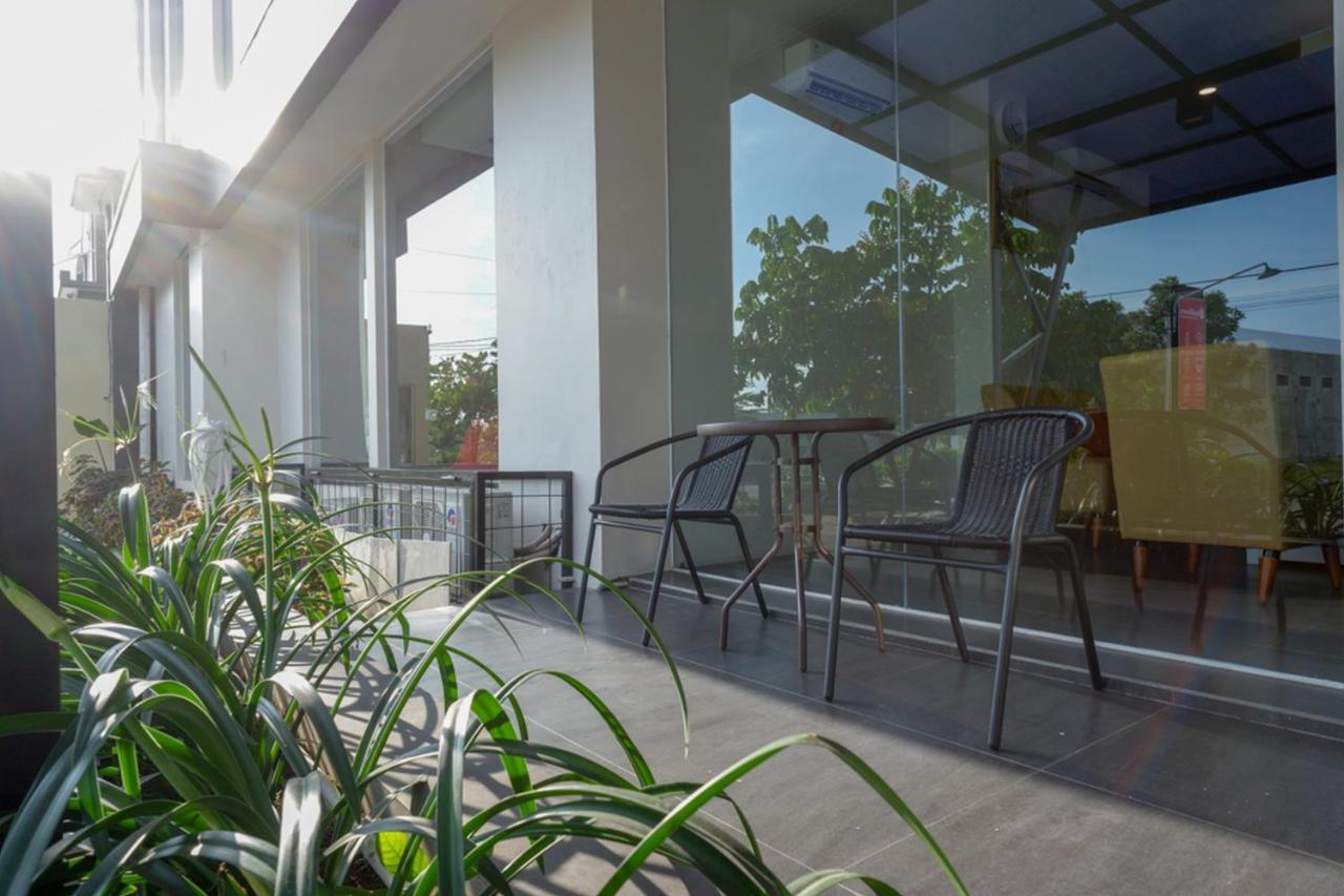 Reddoorz Plus Near Solo Baru Surakarta (Solo) Exterior foto