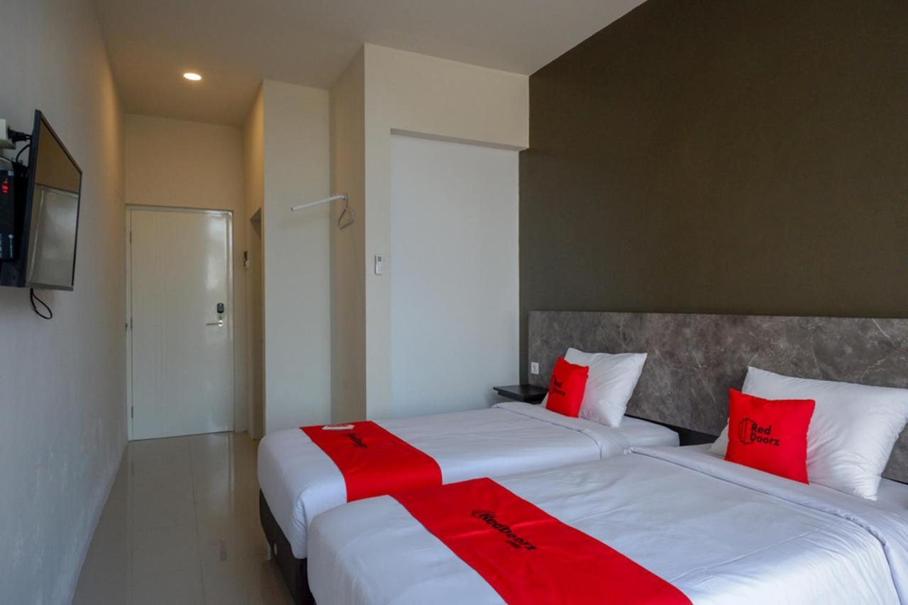 Reddoorz Plus Near Solo Baru Surakarta (Solo) Exterior foto