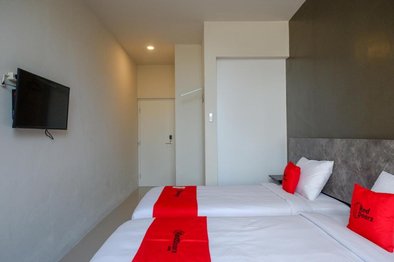 Reddoorz Plus Near Solo Baru Surakarta (Solo) Exterior foto